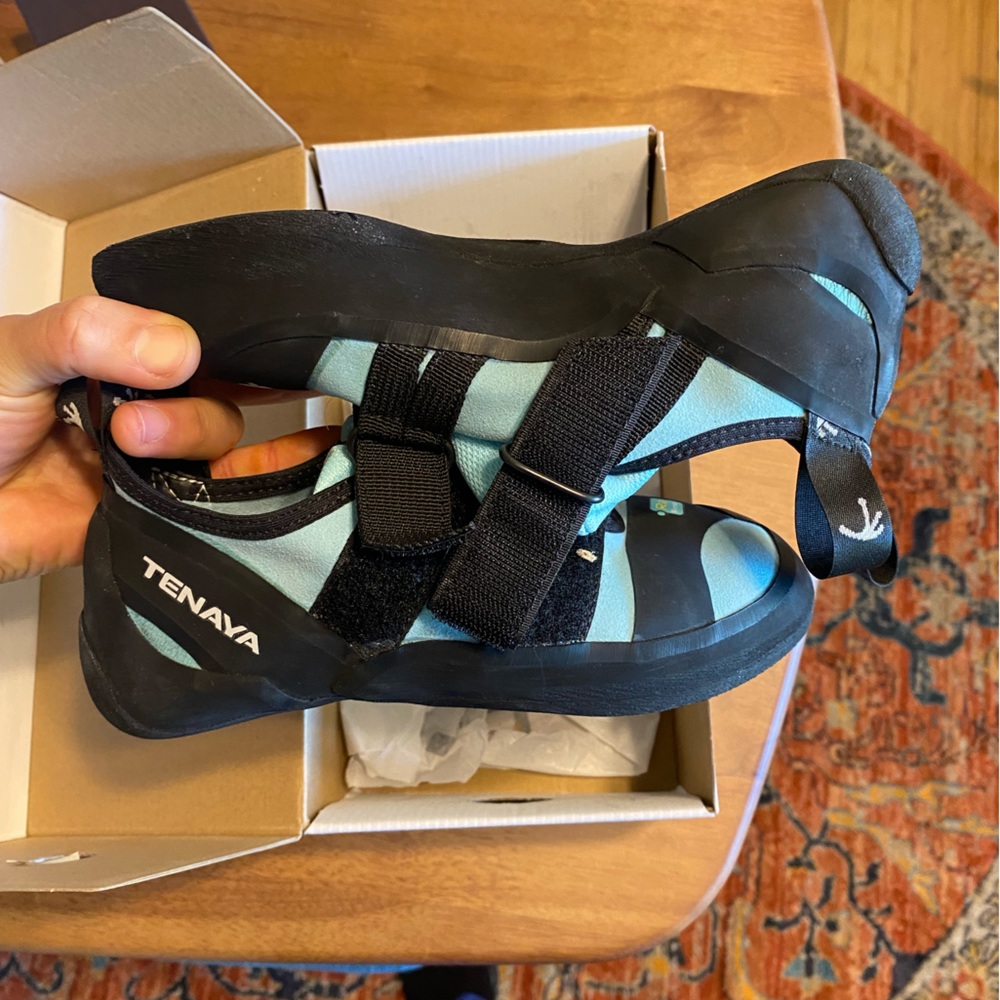 Tenaya RA LV climbing shoes size 7 women’s/8 men’s, almost new